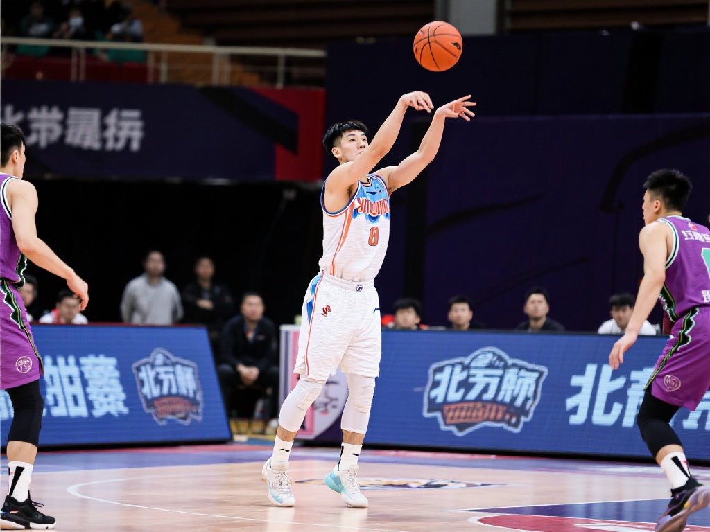 齐麟关键三分助新疆扩大优势,末节2分钟领先北控6分 值得一提的是,齐麟在本场比赛中的表现并非
